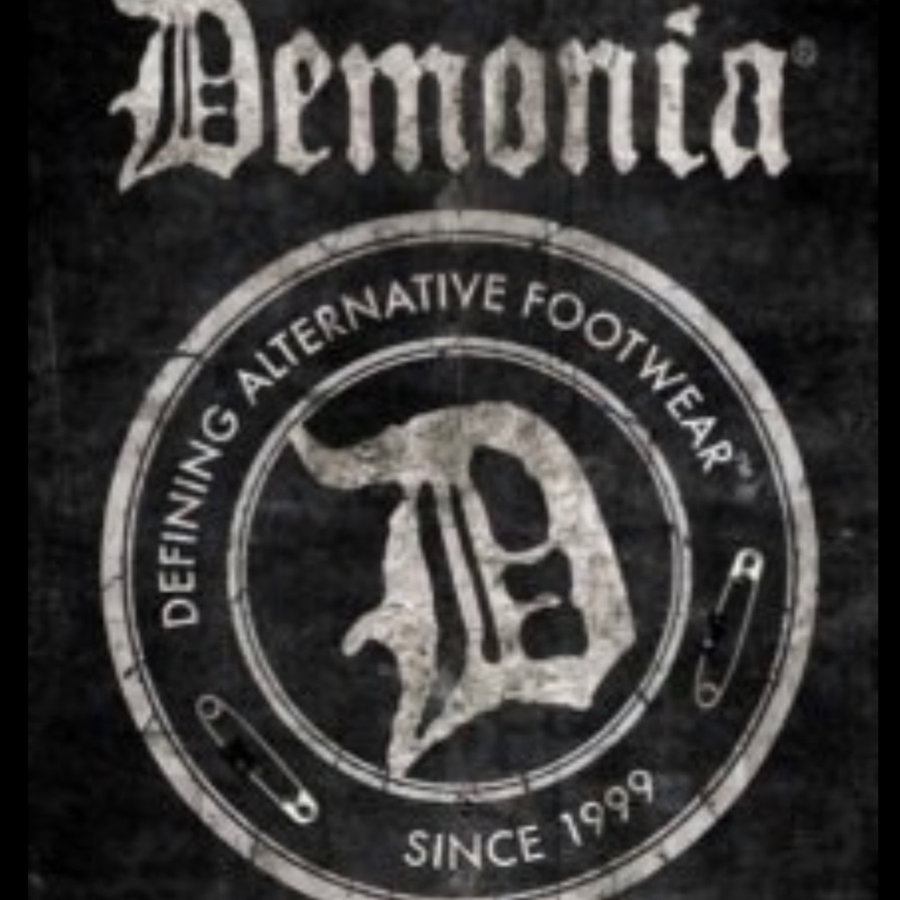 ISO VINTAGE DEMONIA PLATFORMS